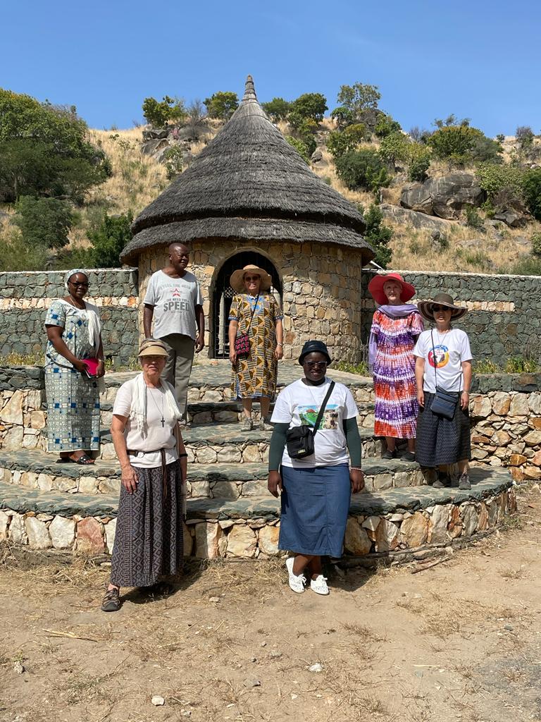 Notre-Dame-des-Apôtres 1